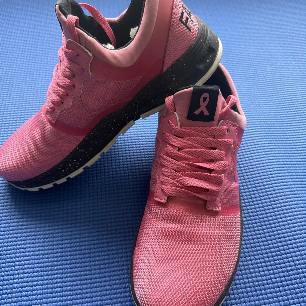Cherokee Infinity Fly sneakers For Women Pink Athletic Shoes Size 9